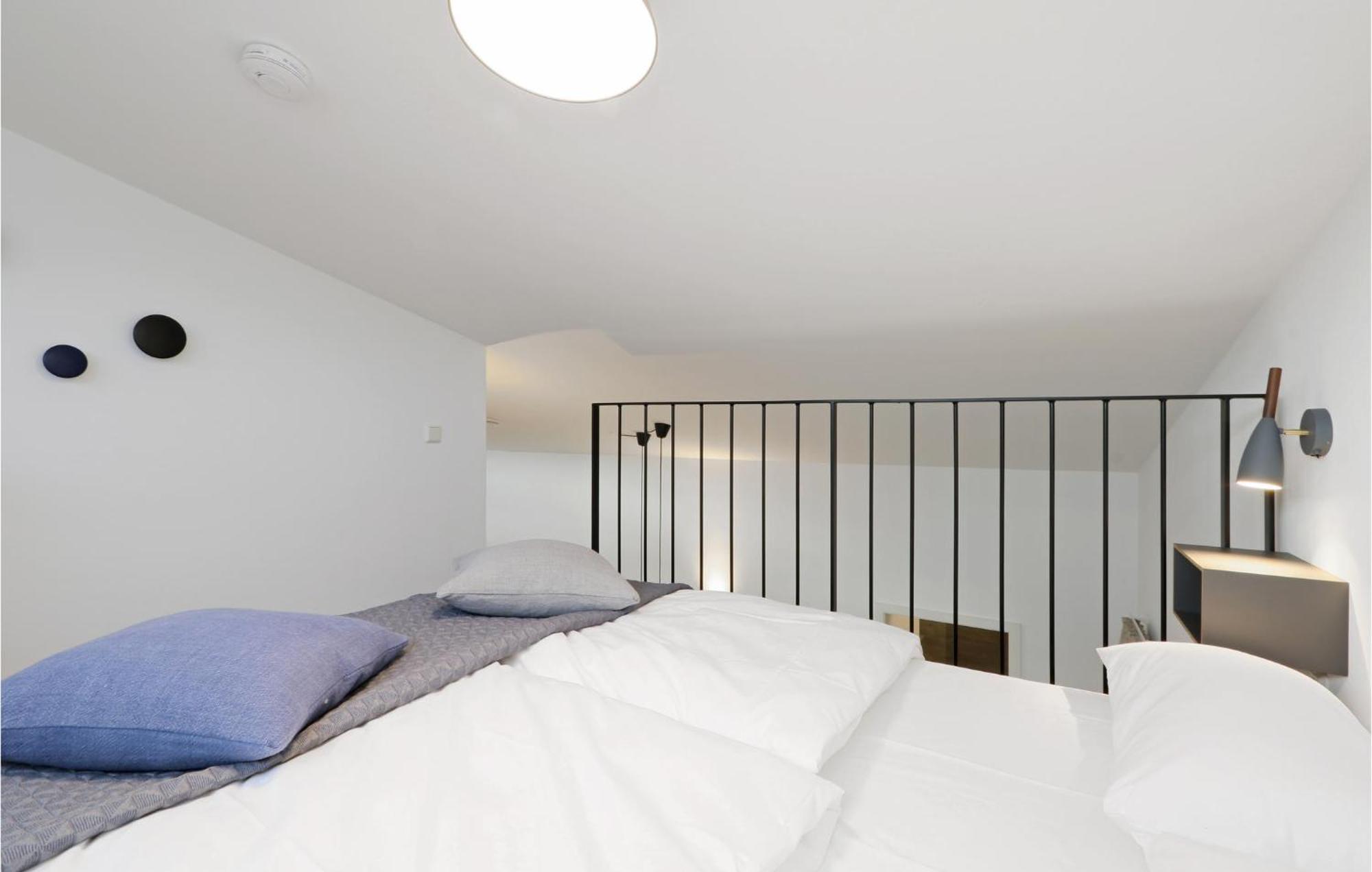 Beach Front Home In Lembruch-Duemmer See With Wifi ภายนอก รูปภาพ