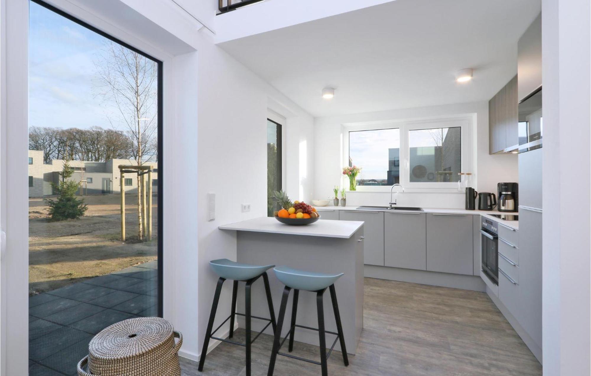 Beach Front Home In Lembruch-Duemmer See With Wifi ภายนอก รูปภาพ